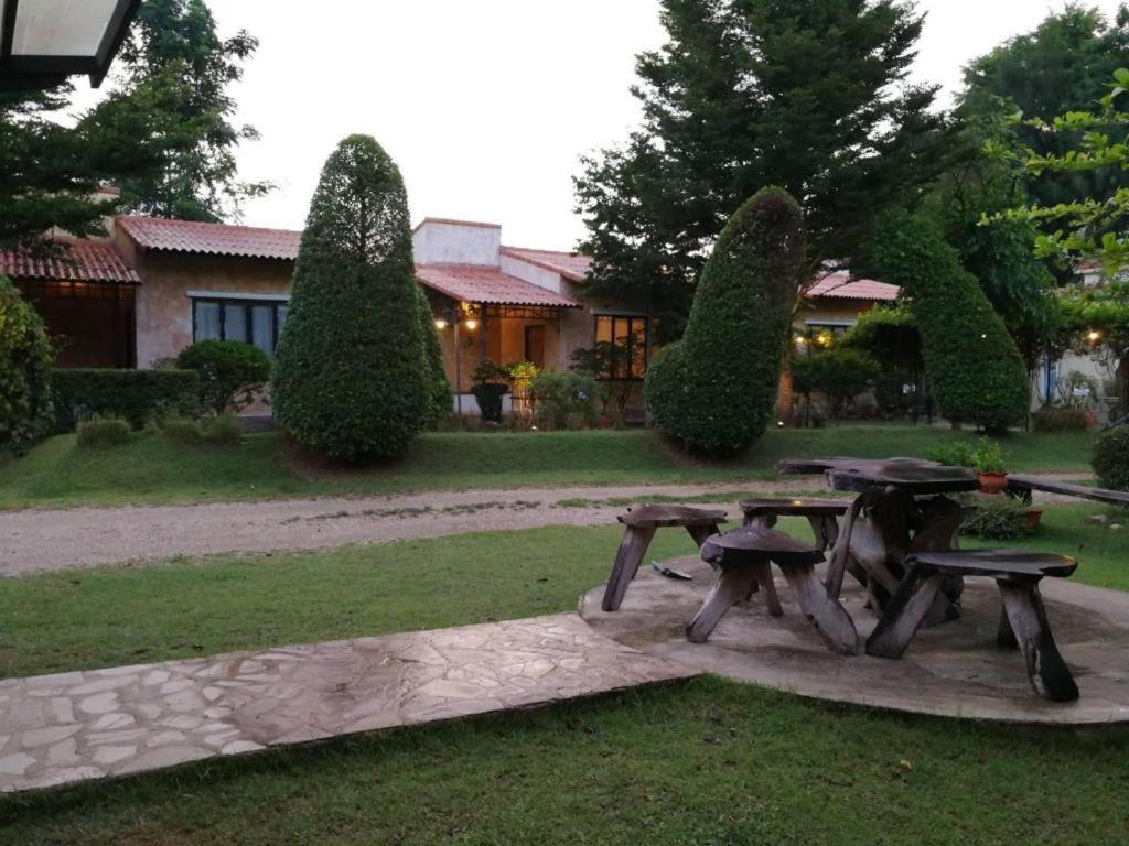 Villa Tuscany Country Resort Szuanphung Kültér fotó
