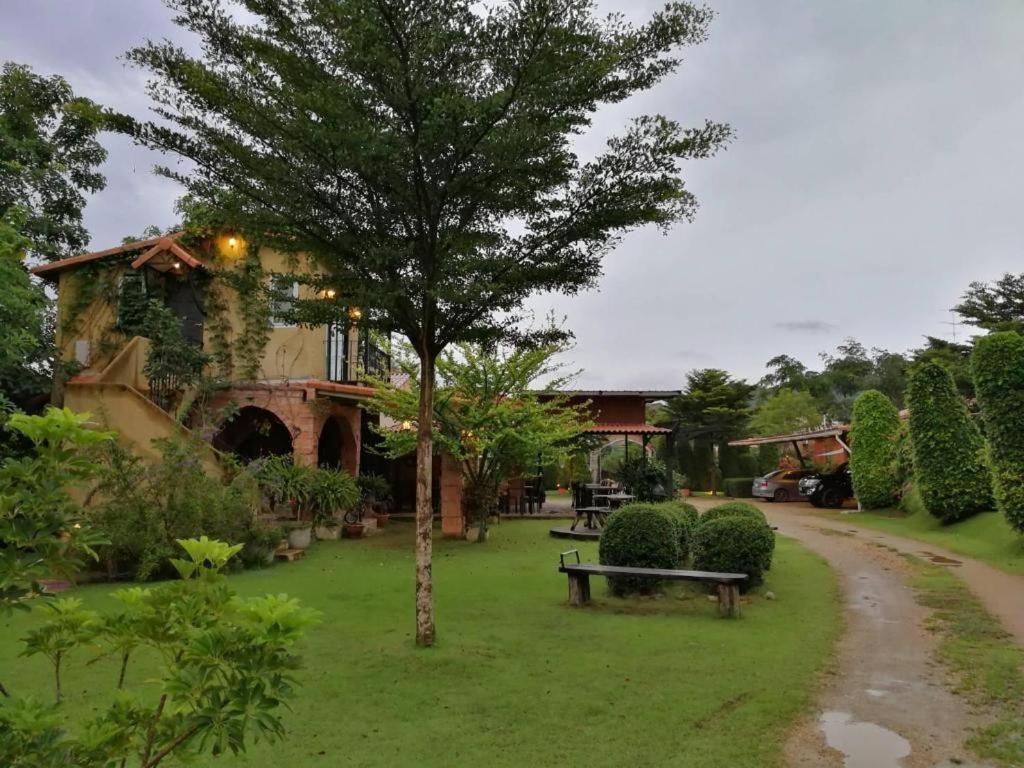 Villa Tuscany Country Resort Szuanphung Kültér fotó